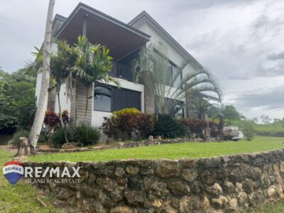 House in the mountains of belize