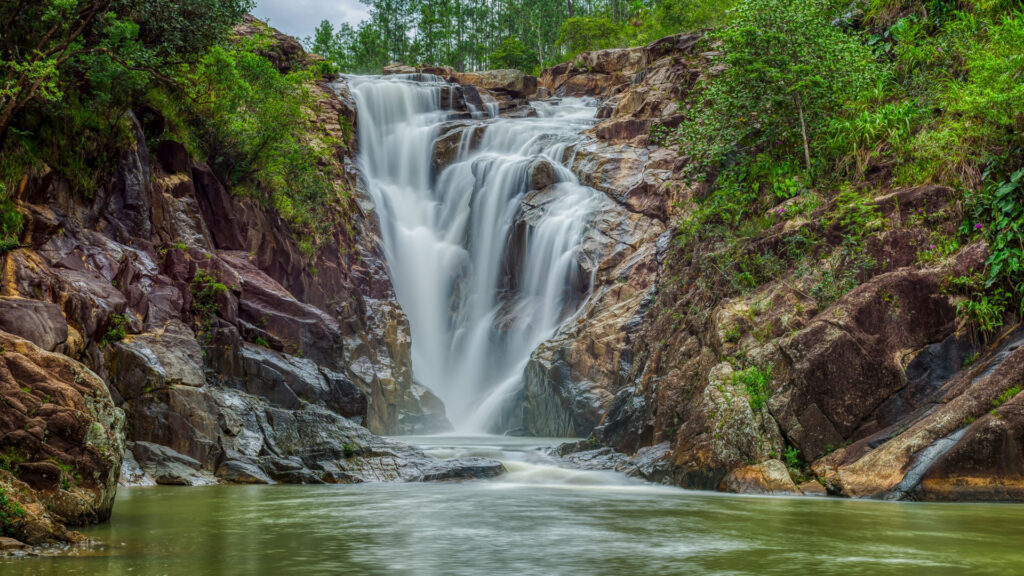 bigfalls amazing waterfall a must see in belize